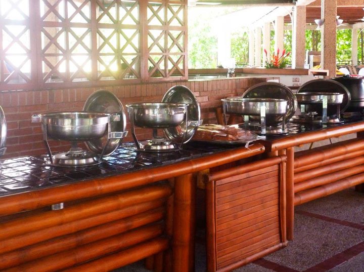 buffet-girardot-min